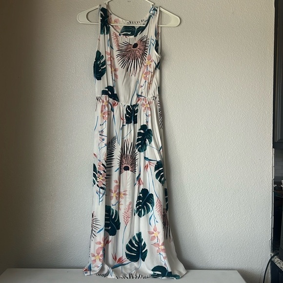 Dresses & Skirts - Tropical Print Colorful Dress Sz Medium